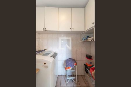 Casa à venda com 268m², 3 quartos e 5 vagas Casa à venda com 268m², 3 quartos e 5 vagasLavanderia