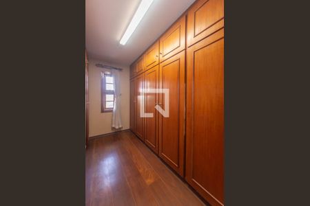 Casa à venda com 268m², 3 quartos e 5 vagas Casa à venda com 268m², 3 quartos e 5 vagasSuíte 3 - Closet