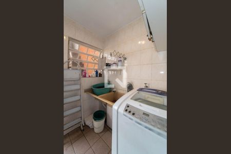 Casa à venda com 268m², 3 quartos e 5 vagas Casa à venda com 268m², 3 quartos e 5 vagasLavanderia