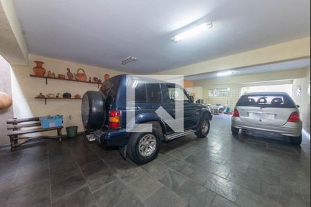 Casa à venda com 268m², 3 quartos e 5 vagas Casa à venda com 268m², 3 quartos e 5 vagasGaragem