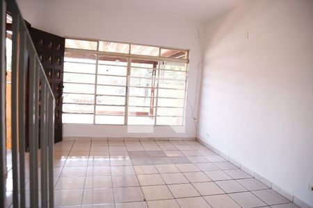 Sala de casa para alugar com 2 quartos, 154m² em Parque Maria Domitila, São Paulo