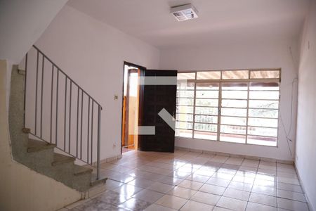Sala de casa para alugar com 2 quartos, 154m² em Parque Maria Domitila, São Paulo