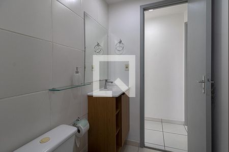 banheiro social_3 de apartamento para alugar com 2 quartos, 50m² em Vila Moinho Velho, São Paulo
