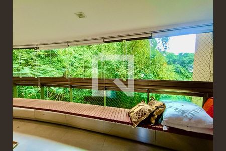 Sala vista de apartamento à venda com 2 quartos, 106m² em Lagoa, Rio de Janeiro