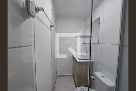 Banheiro de apartamento para alugar com 2 quartos, 35m² em Usina Piratininga, São Paulo