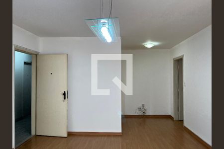 Sala de apartamento para alugar com 2 quartos, 70m² em Parque Imperial, São Paulo