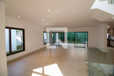 Casa de condomínio à venda com 650m², 4 quartos e 4 vagasSala