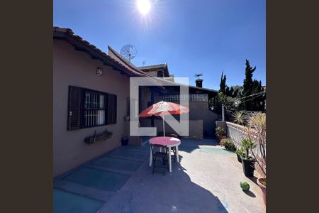 Casa à venda com 146m², 4 quartos e 2 vagasVaranda