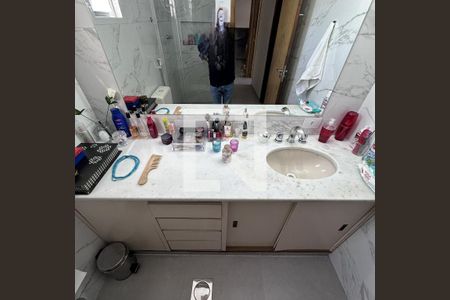 Casa à venda com 146m², 4 quartos e 2 vagasBanheiro