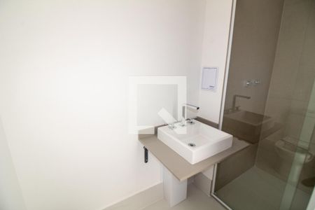 Banheiro de kitnet/studio à venda com 1 quarto, 25m² em Jardim das Acacias, São Paulo
