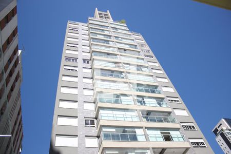 Apartamento para alugar com 63m², 2 quartos e 1 vagaFachada