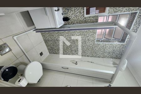 Banheiro de apartamento para alugar com 1 quarto, 28m² em José Menino, Santos