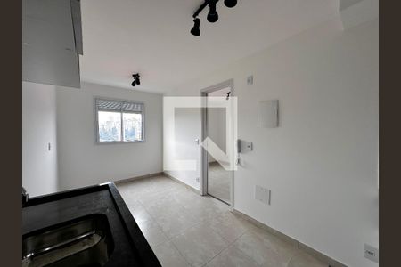 Cozinha de apartamento à venda com 1 quarto, 25m² em Jardim Monte Azul, São Paulo