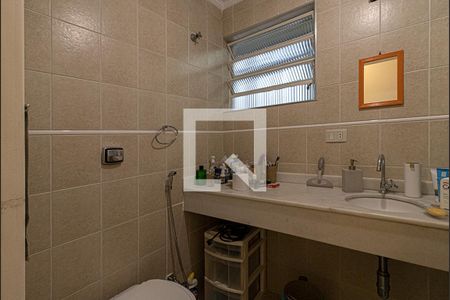 banheiro social_2 de apartamento para alugar com 3 quartos, 76m² em Aclimação, São Paulo