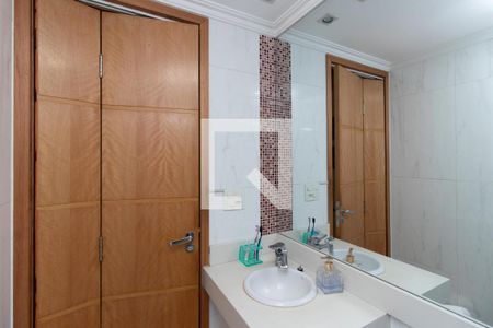 Banheiro Social de apartamento à venda com 3 quartos, 67m² em Jardim Japão, São Paulo