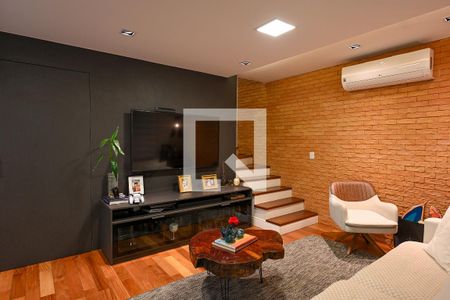 Sala de casa à venda com 2 quartos, 110m² em Vila Moinho Velho, São Paulo