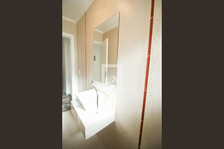 Casa à venda com 279m², 3 quartos e 6 vagas Casa à venda com 279m², 3 quartos e 6 vagasBanheiro de Serviço