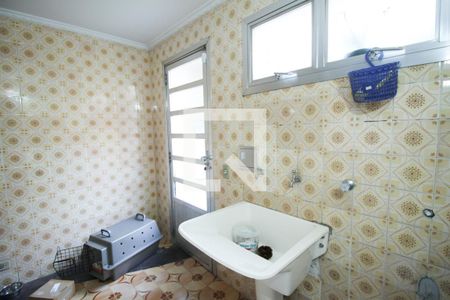 Casa à venda com 279m², 3 quartos e 6 vagas Casa à venda com 279m², 3 quartos e 6 vagasÁrea de Serviço