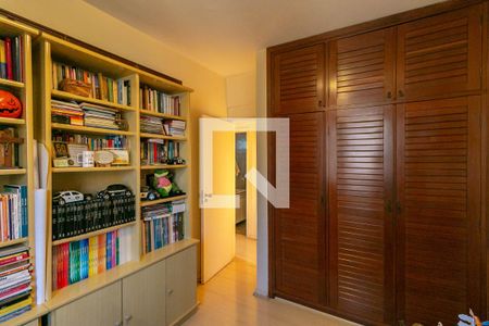 Quarto  de apartamento à venda com 4 quartos, 120m² em Carmo, Belo Horizonte