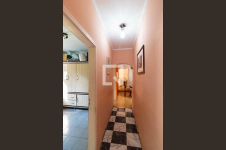 Casa à venda com 200m², 4 quartos e 4 vagasCorredor