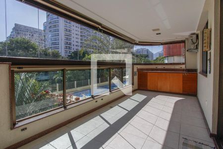 Varanda de apartamento para alugar com 4 quartos, 160m² em Barra da Tijuca, Rio de Janeiro