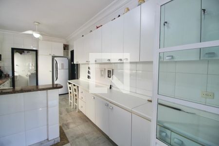 Casa de condomínio para alugar com 350m², 4 quartos e 4 vagasCozinha