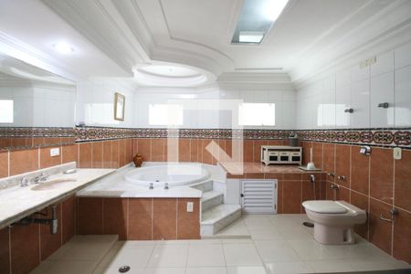 Casa de condomínio para alugar com 350m², 4 quartos e 4 vagasBanheiro Suíte 4 