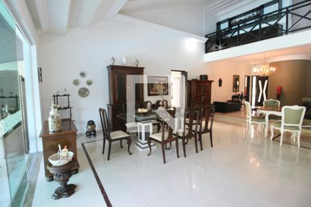 Sala de casa de condomínio para alugar com 5 quartos, 299m² em Acapulco, Guarujá