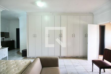 Casa de condomínio para alugar com 350m², 4 quartos e 4 vagasQuarto Suíte 4 