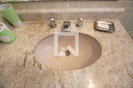 Casa de condomínio para alugar com 350m², 4 quartos e 4 vagasBanheiro Suíte 3 