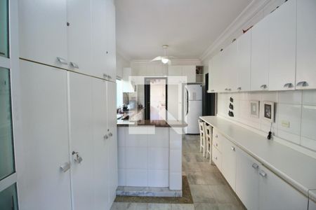 Casa de condomínio para alugar com 350m², 4 quartos e 4 vagasCozinha