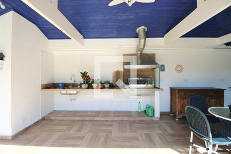 Casa de condomínio para alugar com 350m², 4 quartos e 4 vagasChurrasqueira