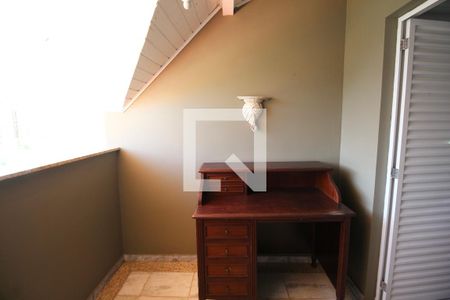 Casa de condomínio para alugar com 350m², 4 quartos e 4 vagasVaranda