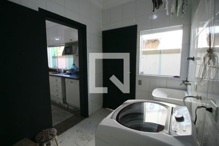 Casa de condomínio para alugar com 350m², 4 quartos e 4 vagasÁrea de Serviço