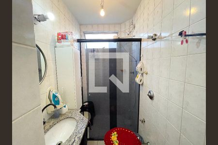 Banheiro de apartamento à venda com 2 quartos, 42m² em Eldorado, Contagem