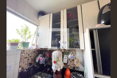 Cozinha de apartamento à venda com 2 quartos, 42m² em Eldorado, Contagem