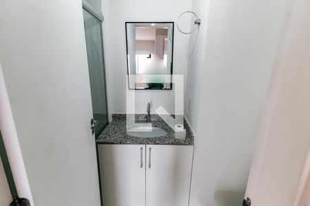 Banheiro de apartamento para alugar com 2 quartos, 64m² em Vila Suzana, São Paulo