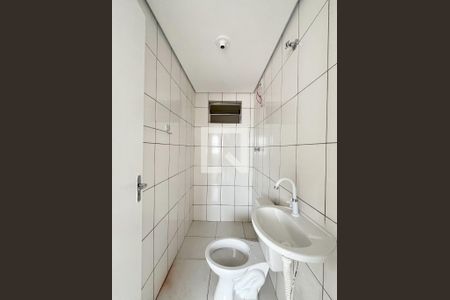 Banheiro de kitnet/studio para alugar com 1 quarto, 22m² em Vila Parque Jabaquara, São Paulo