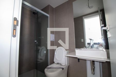 Banheiro de kitnet/studio para alugar com 1 quarto, 25m² em Jardim das Acacias, São Paulo