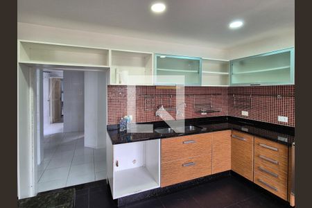 Apartamento à venda com 250m², 3 quartos e 3 vagasCozinha 