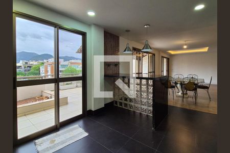 Apartamento à venda com 250m², 3 quartos e 3 vagasCozinha 