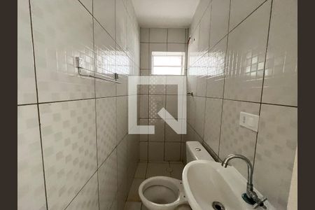 Banheiro de kitnet/studio para alugar com 1 quarto, 28m² em Vila Parque Jabaquara, São Paulo