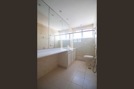 Apartamento à venda com 125m², 3 quartos e sem vagaBanheiro da Suíte