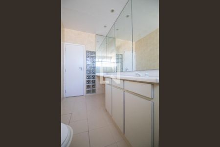 Apartamento à venda com 125m², 3 quartos e sem vagaBanheiro da Suíte