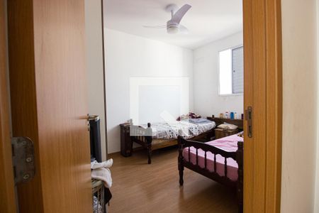 Quarto 2 de apartamento para alugar com 2 quartos, 46m² em Conjunto Residencial Bela Vista, Poá