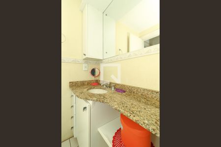 Banheiro de apartamento à venda com 1 quarto, 80m² em Menino Deus, Porto Alegre