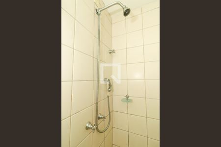 Banheiro de apartamento à venda com 1 quarto, 80m² em Menino Deus, Porto Alegre