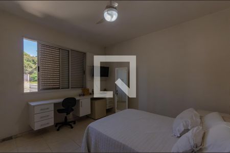 Casa à venda com 1063m², 5 quartos e 7 vagas Casa à venda com 1063m², 5 quartos e 7 vagasQuarto 2