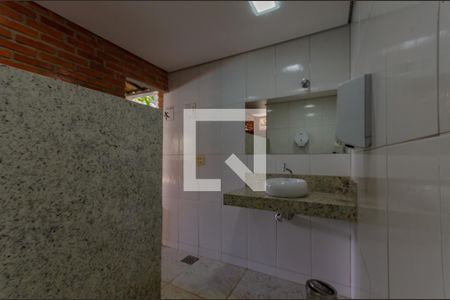 Casa à venda com 1063m², 5 quartos e 7 vagas Casa à venda com 1063m², 5 quartos e 7 vagasÁrea Gourmet - Banheiro