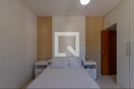 Casa à venda com 1063m², 5 quartos e 7 vagas Casa à venda com 1063m², 5 quartos e 7 vagasQuarto 2